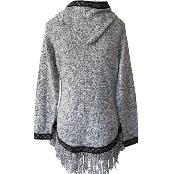 Alpaca Imports Boho Gray Handmade in Peru Knit Sweater Hoodie Small Fringe EUC - Picture 2 of 12